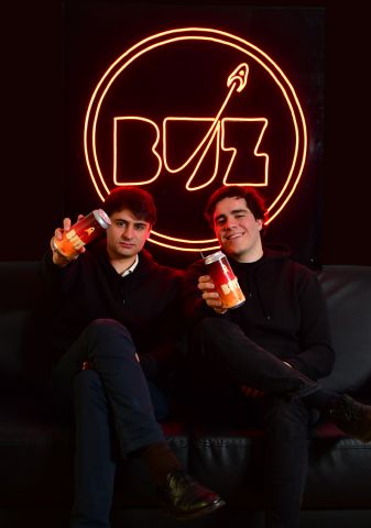 BUZ, la revolución del sector de las bebidas alcohólicas, levanta 300.000 euros en financiación y buscan otros 200.000 euros para liarla parda - 1, Foto 1