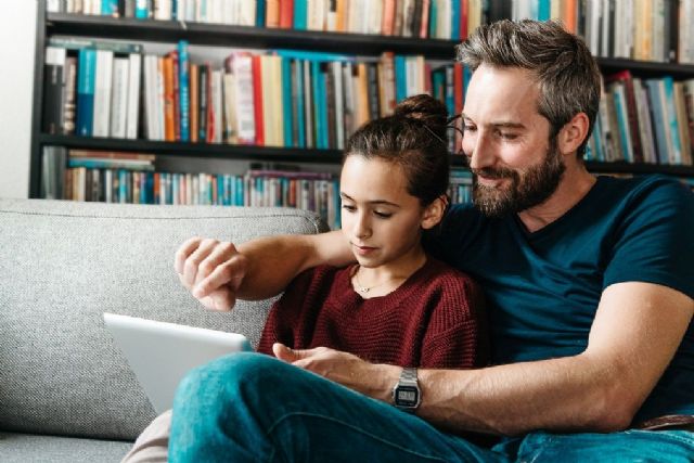 Phubbing, Nomofobia… Si no se emplea bien, el móvil puede acabar con la comunicación familiar - 1, Foto 1