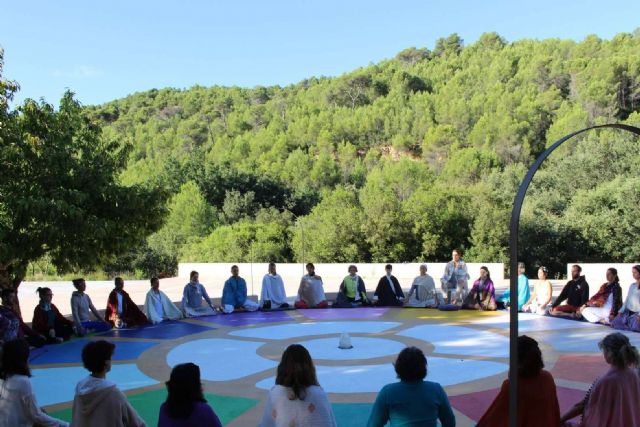 Formación de profesores de yoga integral y curso de actualización de profesores de yoga en la Escuela Mahashakti - 1, Foto 1