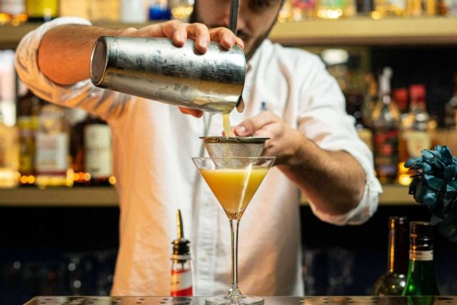 Descubriendo las claves y secretos que hacen famoso al Curso de Bartender Profesional de la Escuela de Coctelería de Madrid (ESCOM) - 1, Foto 1