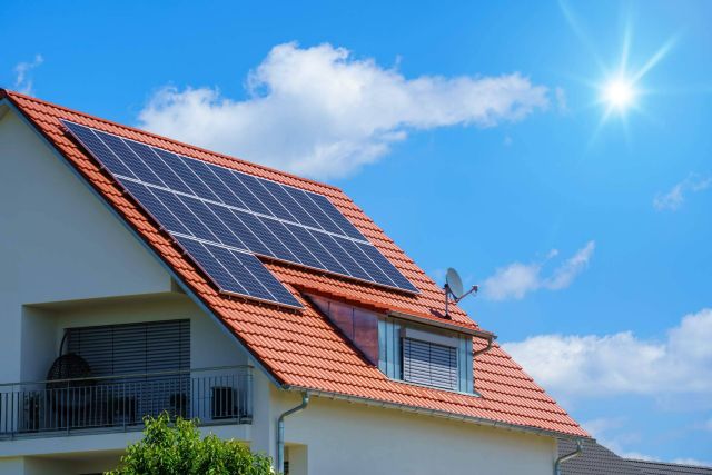 Energíasolarfotovoltaica.org indica cuántos paneles solares fotovoltaicos se necesitan en una casa - 1, Foto 1