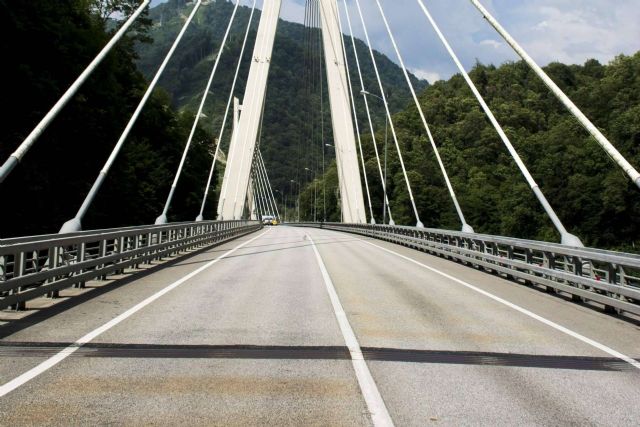 Mantenimiento de las estructuras viales con las juntas de dilatación de Cauchos Verdú - 1, Foto 1