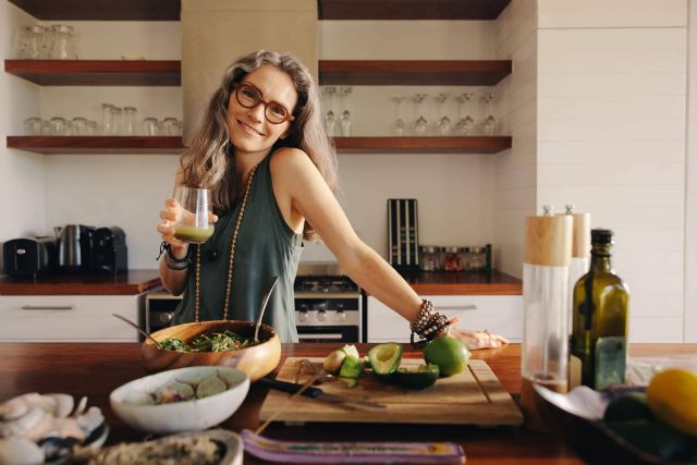 Recomendaciones nutricionales para mujeres en etapa de menopausia, por la clínica Cambia Comiendo - 1, Foto 1