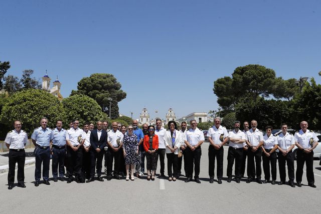 Margarita Robles destaca la importancia de la industria española de defensa en su visita al Arsenal de Cádiz - 1, Foto 1