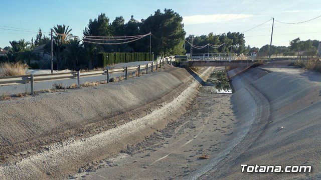 El Ejecutivo regional denuncia que el Gobierno central vuelve a recortar de forma arbitraria el envío de agua para riego a través del Trasvase - 1, Foto 1