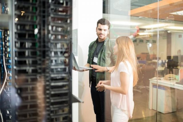 Servidor en la nube o servidor propio: Redkom aconseja qué es mejor para las empresas - 1, Foto 1