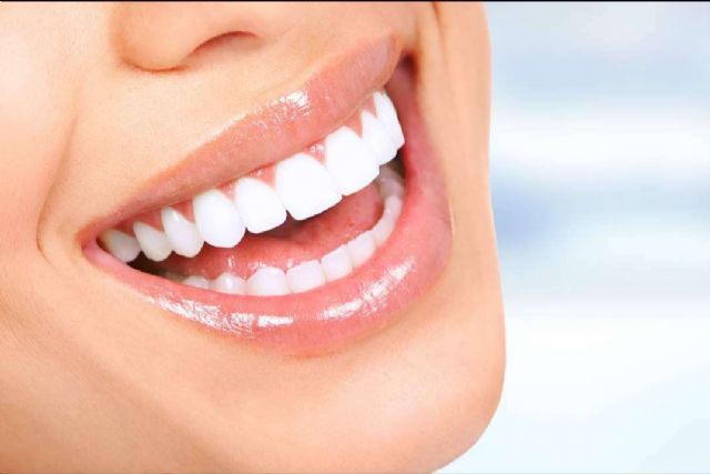 Una de las clínicas de estética dental referentes entre reconocidas personalidades, Carlos Saiz Smile - 1, Foto 1