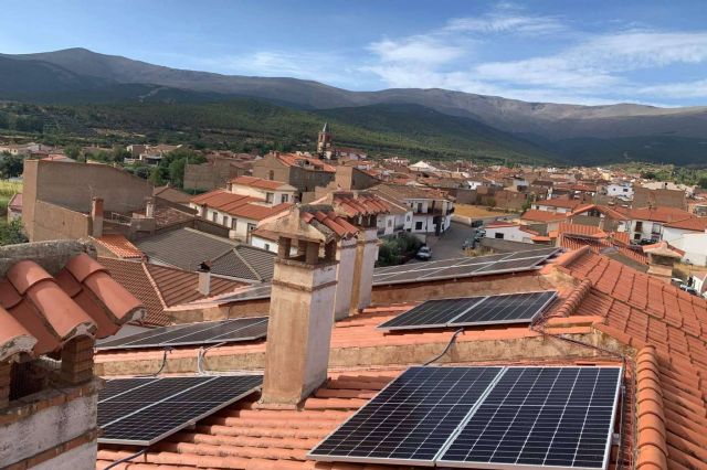 Innovar en la transición hacia la energía solar fotovoltaica, con Lidera Energía - 1, Foto 1