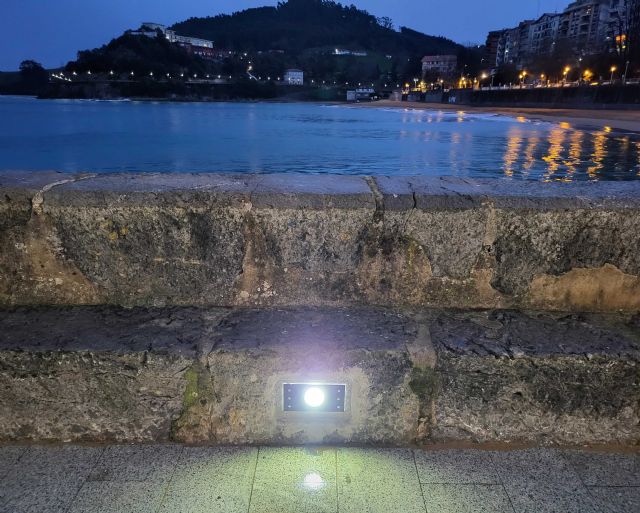 Las luminarias inalámbricas TESLEC alumbran los puertos de Bizkaia - 1, Foto 1