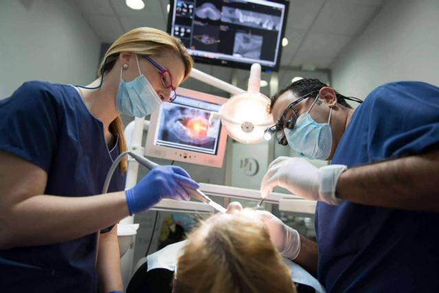 Las características principales de la cirugía con implantes dentales, de la mano de Dental Implantologie - 1, Foto 1