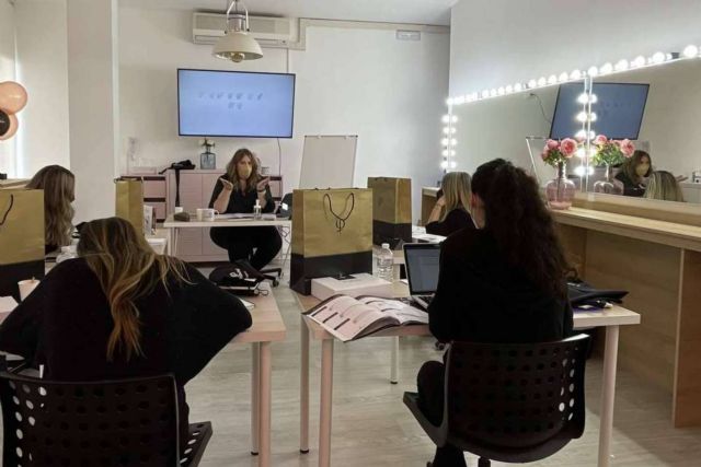 Cómo elegir un buen curso microblading para diferenciarse de la competencia - 1, Foto 1