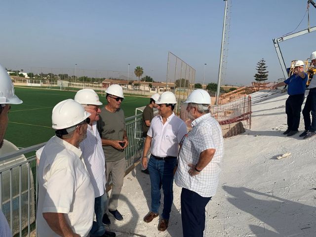 Las gradas y vestuarios del campo de fútbol de Santiago de la Ribera estarán listas para su uso en septiembre - 1, Foto 1