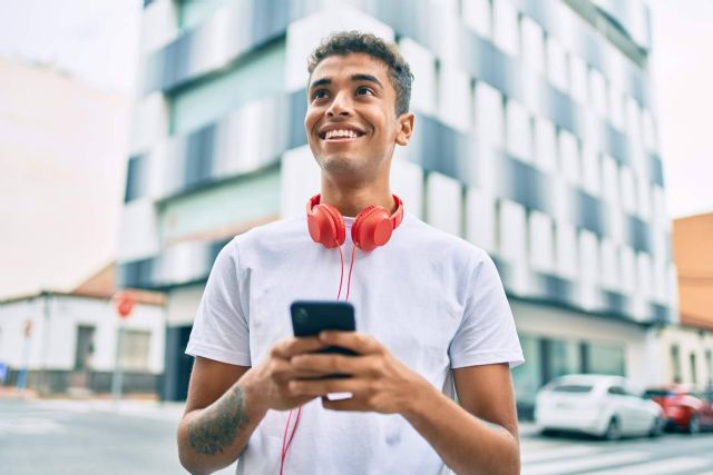 Ommnio, la app que revoluciona la comunicación interna y elimina el uso del teléfono personal en el trabajo - 1, Foto 1