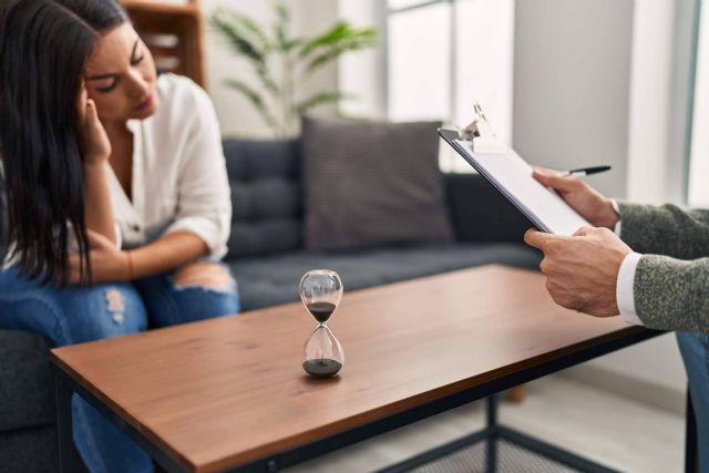 Pasos para saber cómo controlar un ataque de ansiedad, de la mano de Contigo Psicología - 1, Foto 1