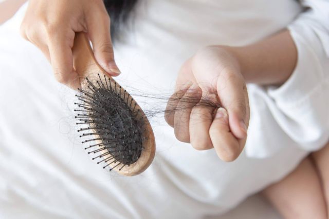 Prevenir la pérdida de cabello de la mano de Evocapil - 1, Foto 1