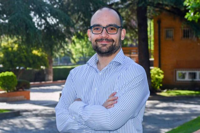 Rodrigo Benito García ofrece una nueva perspectiva del aprendizaje de idiomas en su debut literario - 1, Foto 1