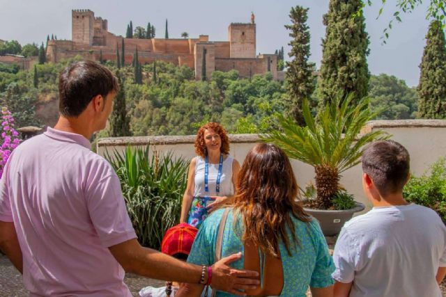 Arantxa Serrano, una guía turística Granada que organiza visitas a medida - 1, Foto 1