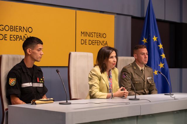 Robles pone en valor el trabajo de la UME y del Ejército en catástrofes como el terremoto de Marruecos y la DANA - 1, Foto 1