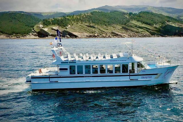 Realizar excursiones por la costa cantábrica a bordo del catamarán ´Ciudad San Sebastián´ - 1, Foto 1