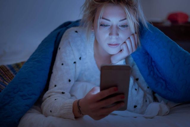 El fotoenvejecimiento cutáneo y la luz azul emitida por las pantallas digitales - 1, Foto 1