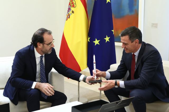 Pedro Sánchez recibe a directivos de la empresa PLD Space, tras el éxito de la misión del ´Miura 1´ - 1, Foto 1