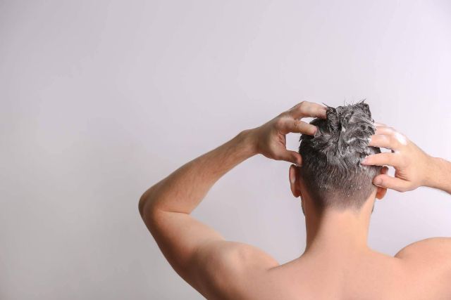 ¿Cómo lavar el cabello tras un trasplante capilar? El champú de Evocapil tiene la solución - 1, Foto 1