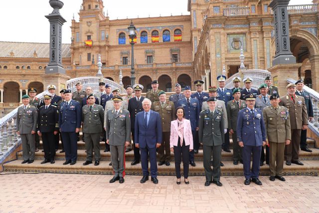 Robles dice a los jefes de Estado Mayor de la UE que en el proceso de dar forma a la defensa europea tienen una gran responsabilidad - 1, Foto 1