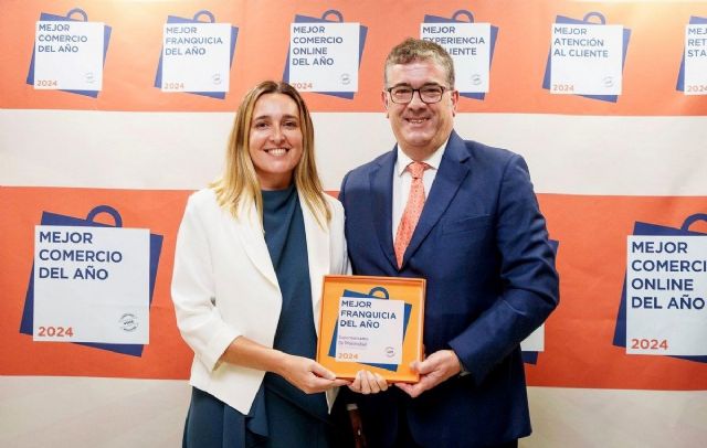 EROSKI recibe el Premio Mejor Comercio del Año 2024 en la categoría de Franquicias - 1, Foto 1