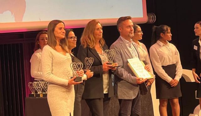 Formación Universitaria premiada en los Premios Nacionales Salud Festival - 1, Foto 1