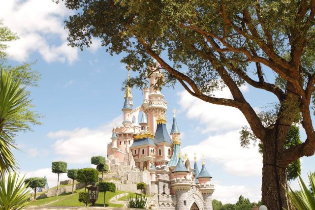 Sentir la magia de Disneyland París con las ofertas de viaje de la agencia Popular Traveling - 1, Foto 1