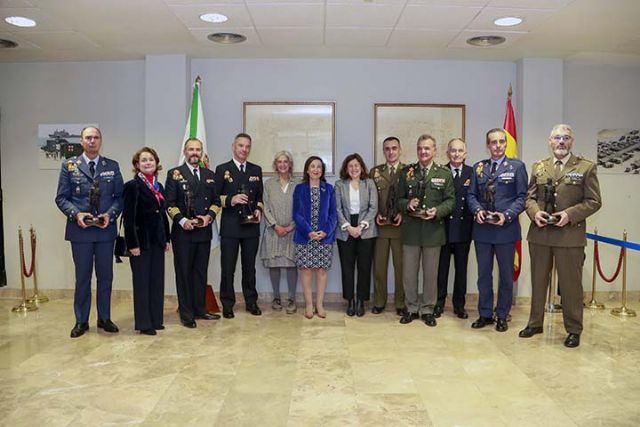 Robles a todos los militares: Son ustedes un ejemplo de vida, un ejemplo de entrega - 1, Foto 1