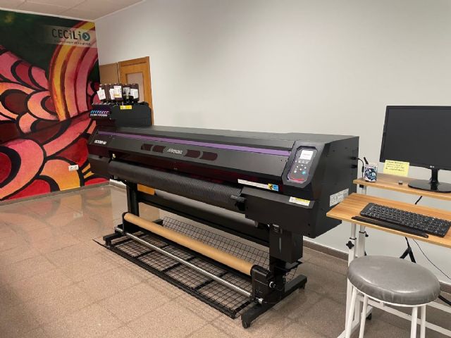 Rótulos Cecilio Perís apuesta por la sostenibilidad y adquiere la máquina de impresión Mimaki UCJV300 - 1, Foto 1