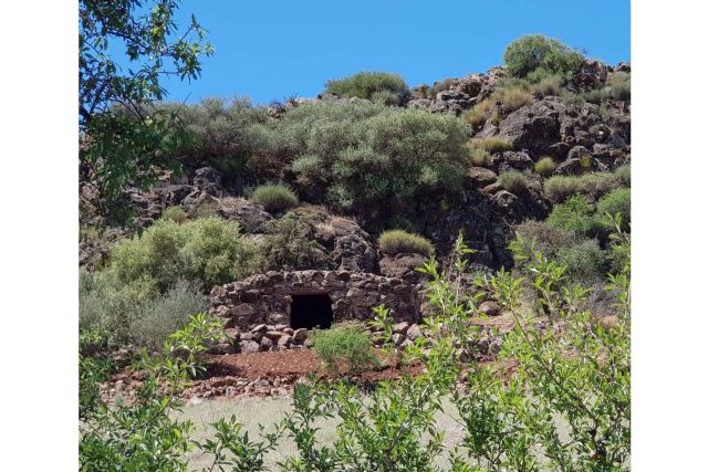 Encomienda de Cervera presenta un vino único; crianza en Gruta Volcánica libre de contaminación electromagnética - 1, Foto 1