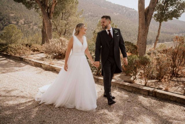 Lorena León, toda una experta en sellar una historia de amor en la eternidad mediante la fotografía de bodas - 1, Foto 1