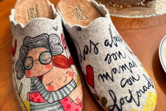 Un regalo perfecto para las abuelas en Navidad son las zapatillas de Vivant - 1, Foto 1