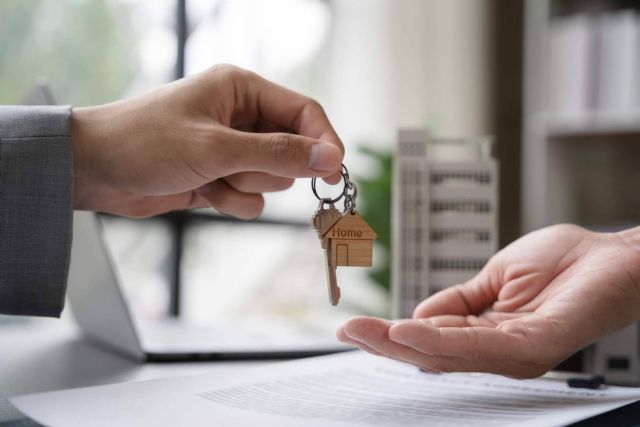 La compra de una vivienda en España siendo no residente. Conocer el punto de vista fiscal con Consultax - 1, Foto 1