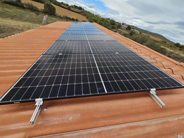 GoldProjects distribuye placas fotovoltaicas de la casa SUNEVO en España - 1, Foto 1