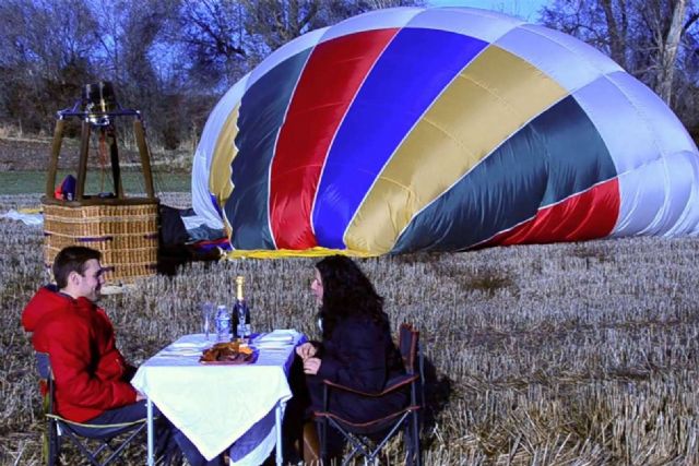 Aventureros de todas las edades pueden realizar un viaje en globo en primera clase de la mano de Viajar en globo - 1, Foto 1