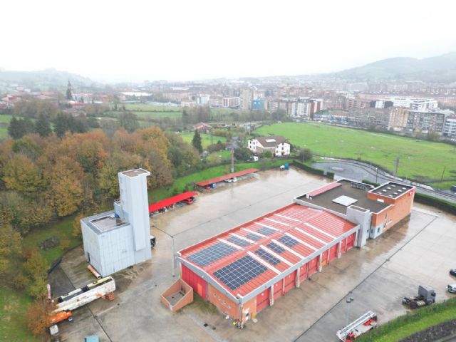 Bikote Solar instala paneles solares en los parques de bomberos de Bizkaia - 1, Foto 1