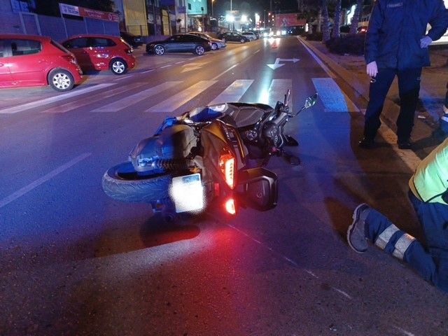 Servicios de emergencias atienden a dos heridos en un accidente de tráfico en Cartagena - 1, Foto 1