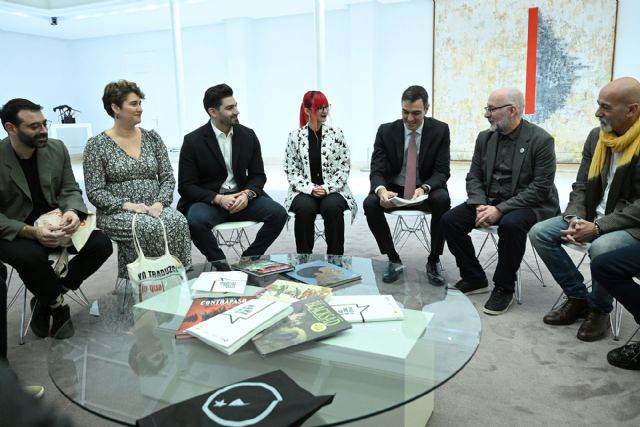 El presidente el Gobierno recibe el Libro Blanco del Cómic en La Moncloa - 1, Foto 1