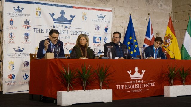 Jóvenes de Andalucía y Canarias trasladan a El Centro Inglés los debates del Parlamento Europeo - 1, Foto 1