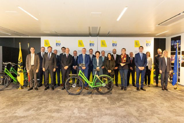 Óscar Puente reitera el compromiso de España de convertir la bicicleta en un medio de transporte cotidiano - 1, Foto 1