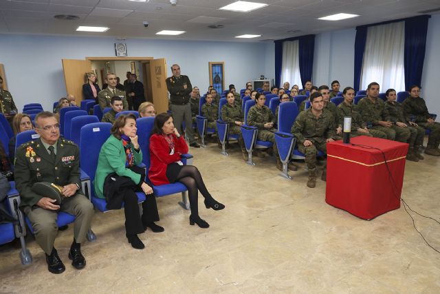 La Academia Central de la Defensa muestra los novedosos sistemas docentes a la ministra Margarita Robles - 1, Foto 1