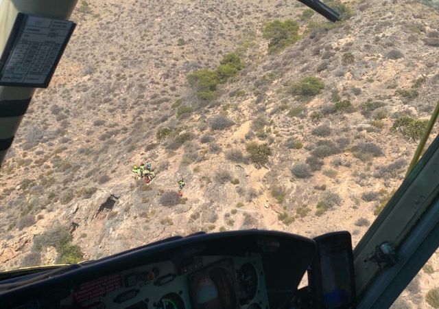 Servicios de emergencia evacuan por aire y trasladan al hospital a un senderista herido cerca de El Portús - 1, Foto 1