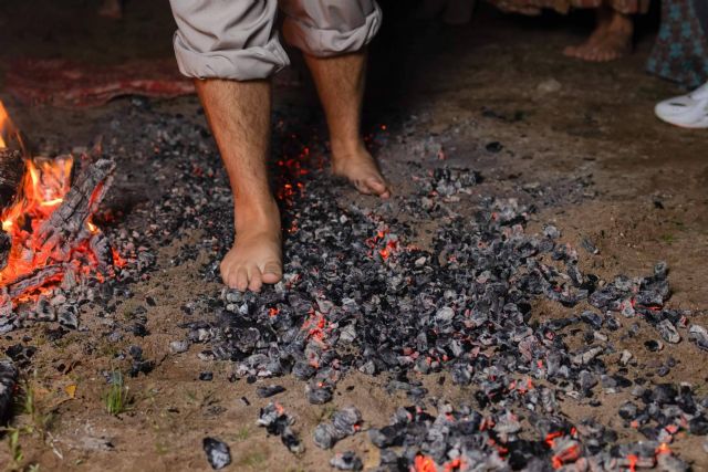 Glasswalking y firewalking, las actividades de Animatum para valientes - 1, Foto 1