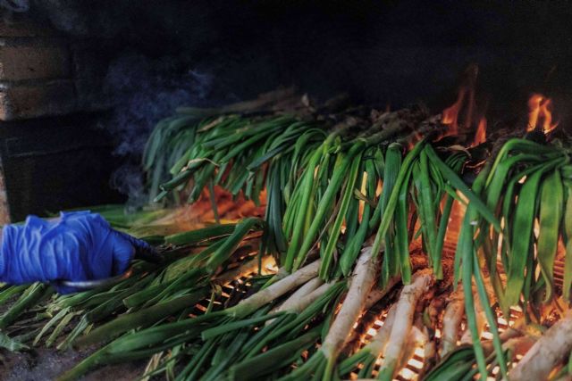 Pasa Tapas ofrece menús de calçotada para disfrutar con amigos y familiares - 1, Foto 1