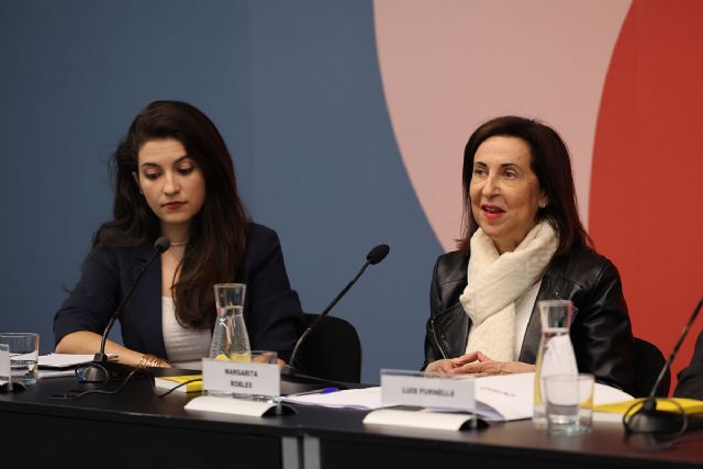 Margarita Robles reitera el compromiso de España y la unidad de la UE y la OTAN ante el 2º aniversario de la guerra en Ucrania - 1, Foto 1