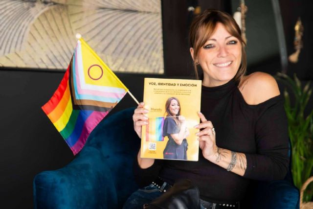 Mariela Astudillo ha publicado ´Voz, identidad y emoción´, un libro sobre la feminización de la voz y voz identitaria - 1, Foto 1