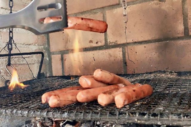 D´Carnilsa ofrece una salchicha ranchera colombiana crujiente y sabrosa - 1, Foto 1